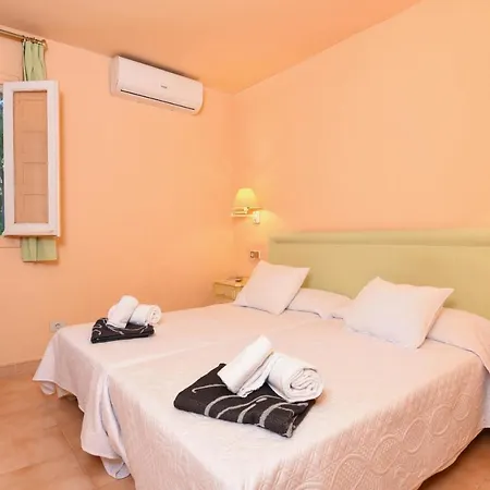 Teresa 8 Pax Villa *